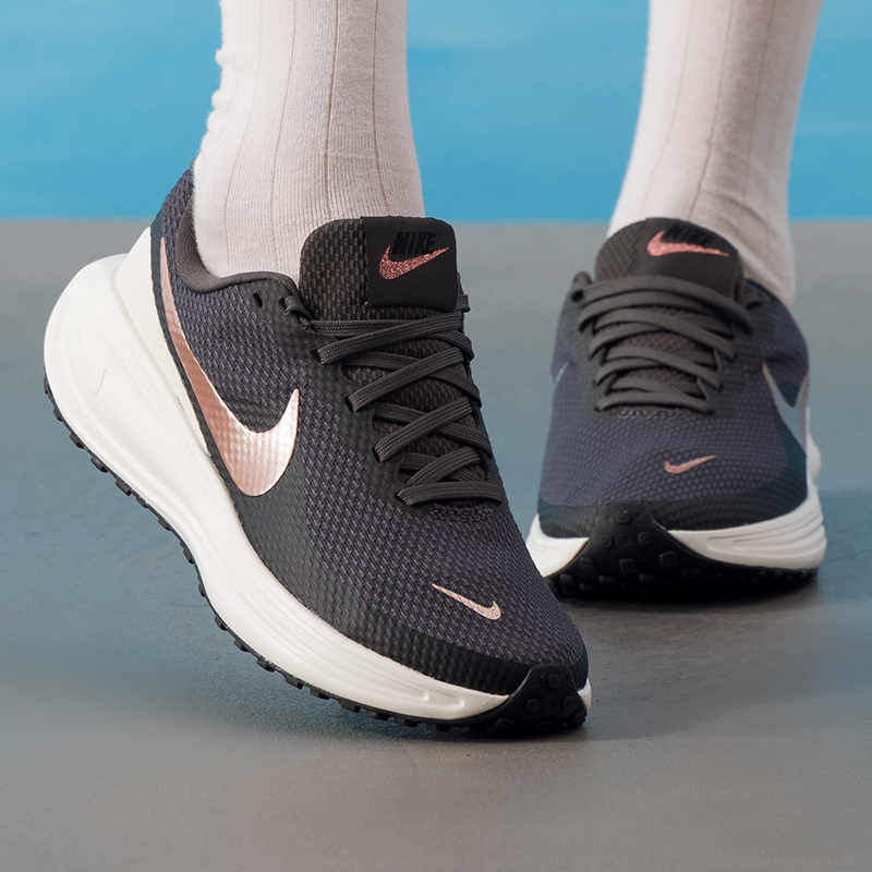 Lightweight Road Running Shoes - أحذية نايك النسائية الأصلية، خفيفة الوزن،