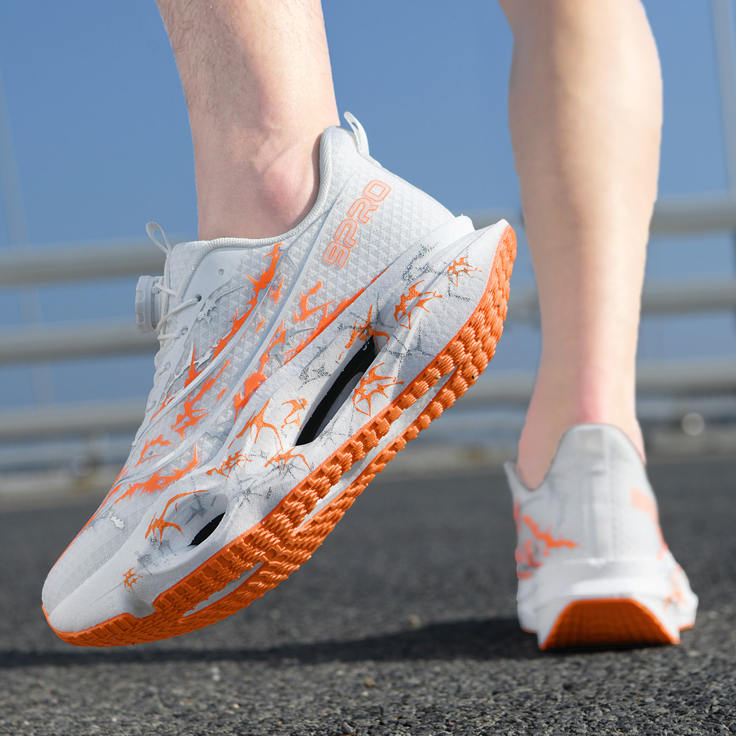 أحذية الجري على الدروب، تصميم  - مراجعة Lightweight Road Running Shoes وسعره