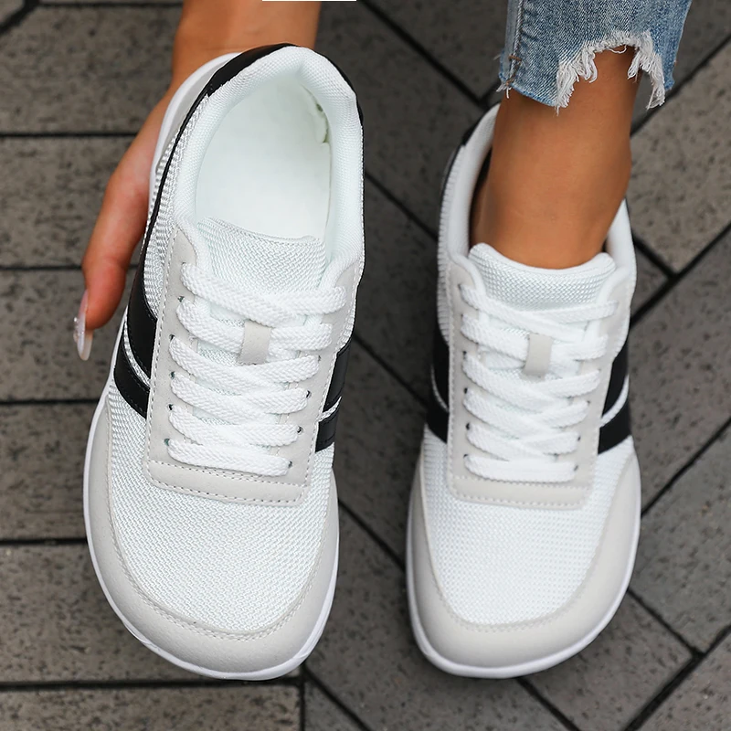 أحذية نسائية جديدة واسعة الأصا - مراجعة Wide Toe Box Running Sneakers وسعره