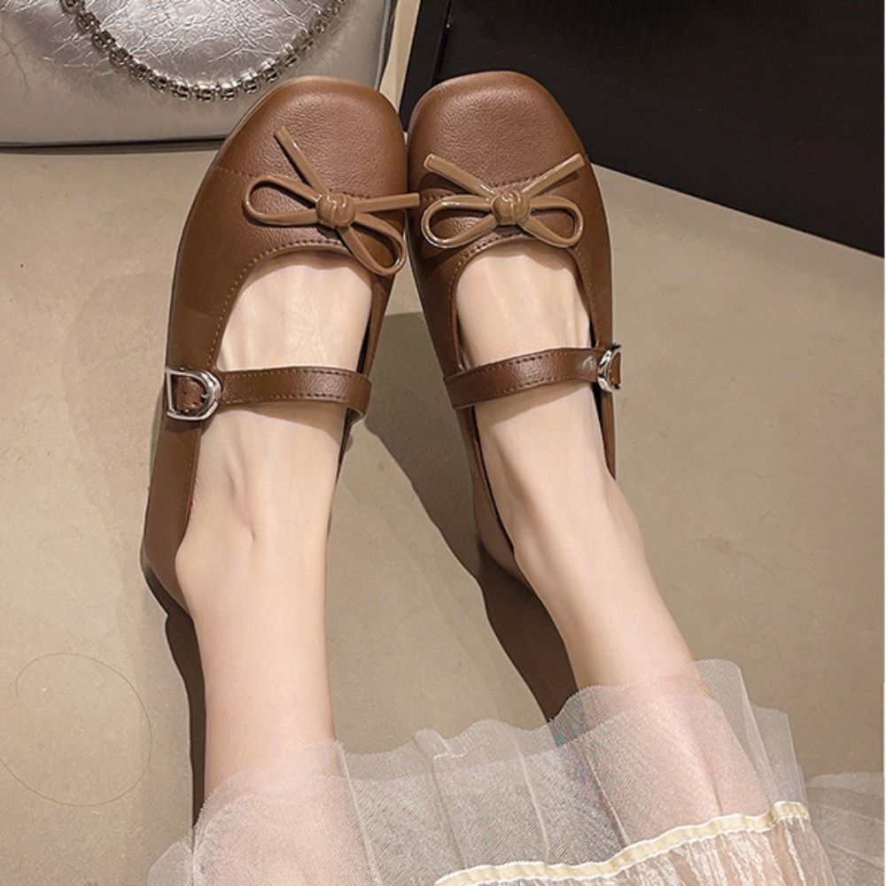 صنادل نسائية أنيقة مزينة بفيون - مراجعة Sandals وسعره