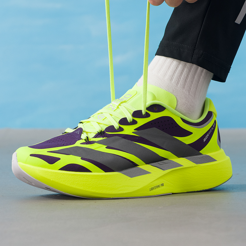 أحذية رجالية من أديداس، تصميم  - مراجعة Lightweight Road Running Shoes وسعره