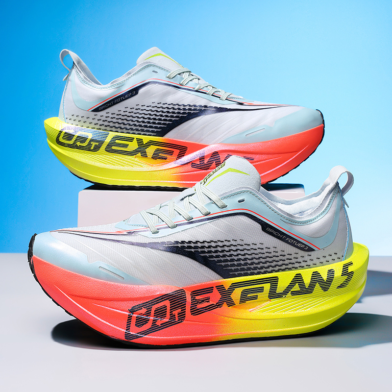 أحذية رياضية احترافية للسباقات - مراجعة Carbon Plate Marathon Racing Shoes وسعره
